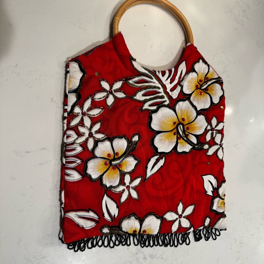 Vintage hand made Hawaiian hibiscus  beaded purse with bamboo handles Like new